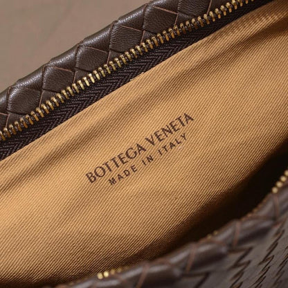 Stylish Brown Woven Leather Shoulder Bag – Special Edition