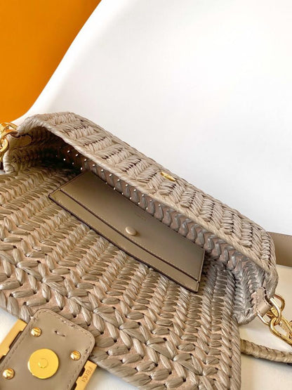 Classic Shoulder Bag