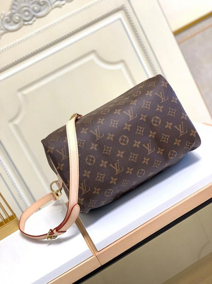 Alma Leather Shoulder Bag