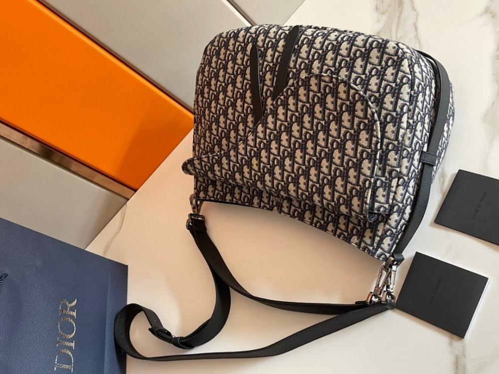 Stylish Refined Grey Calfskin Shoulder Bag
