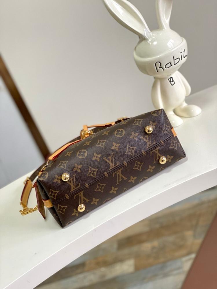 Elegant Refined Canvas Crossbody Bag