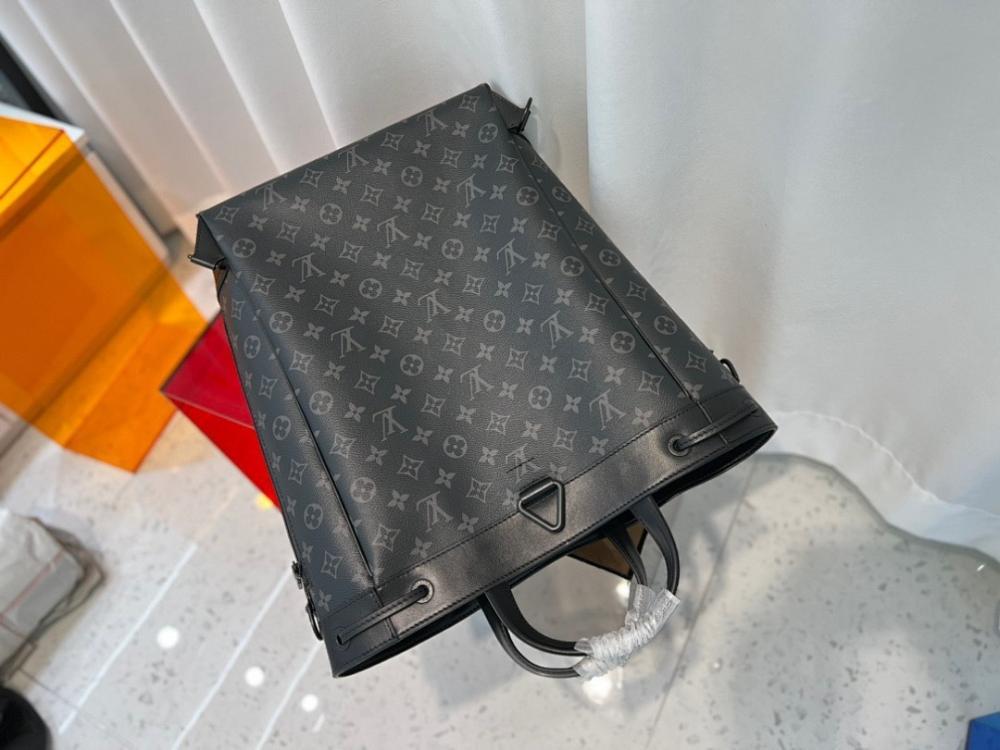 Classic Modern Shoulder Bag