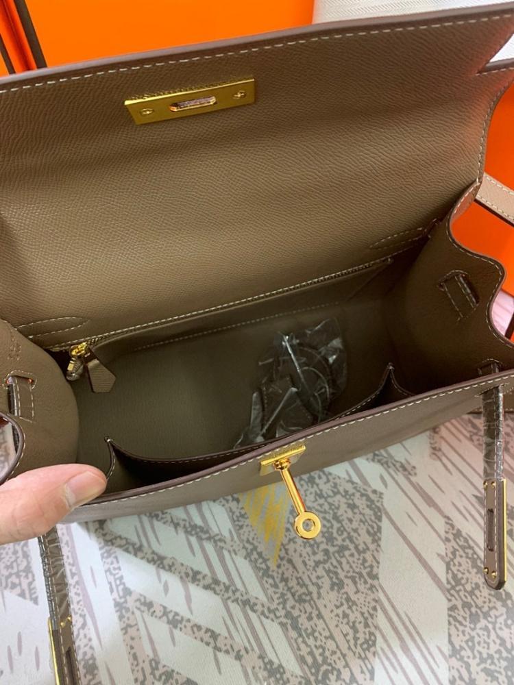 Classic Refined Leather Shoulder Bag