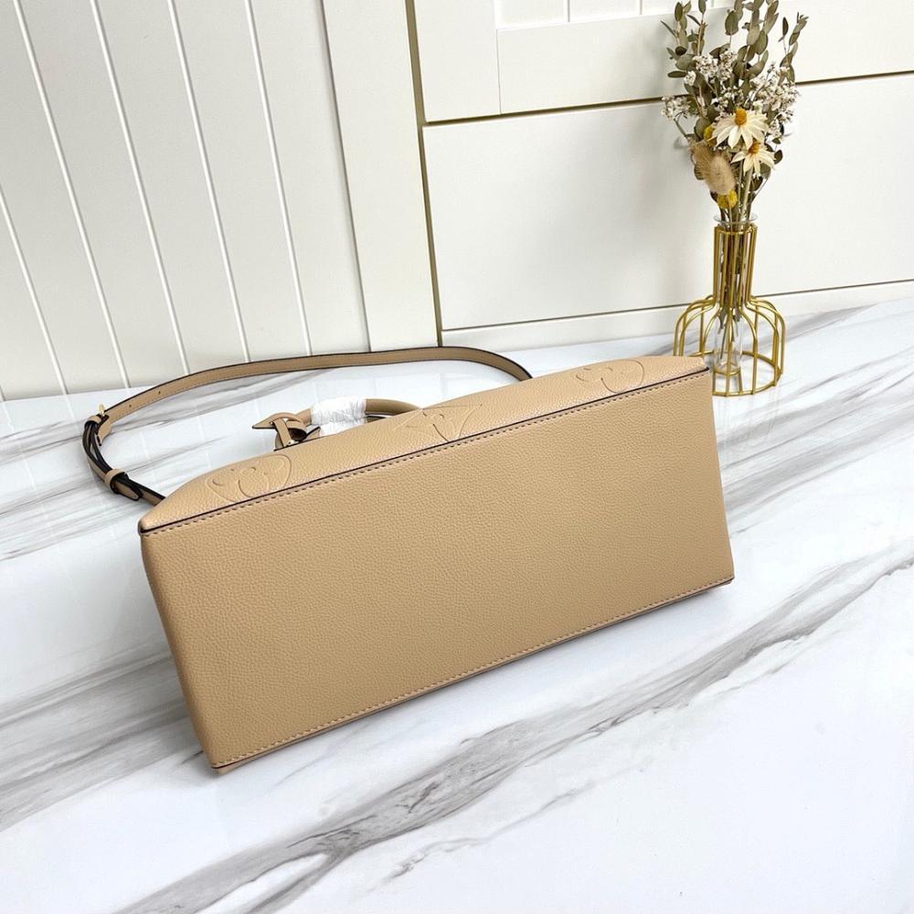 Modern Refined Leather Shoulder Bag