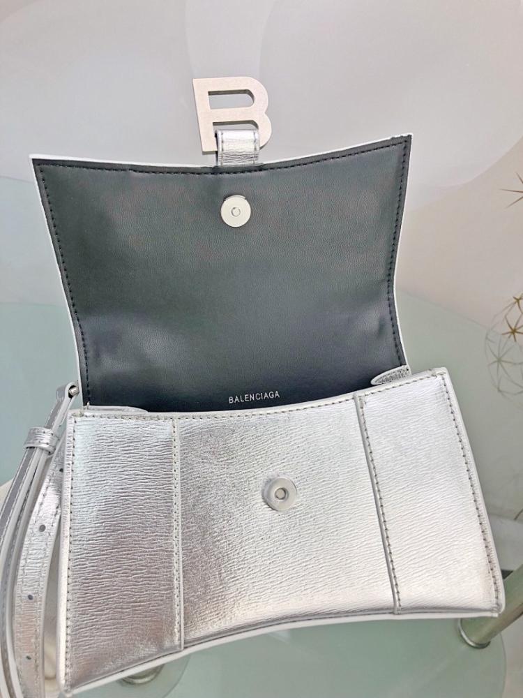 Luxury Elegant Leather Top Handle Bag – Special Edition