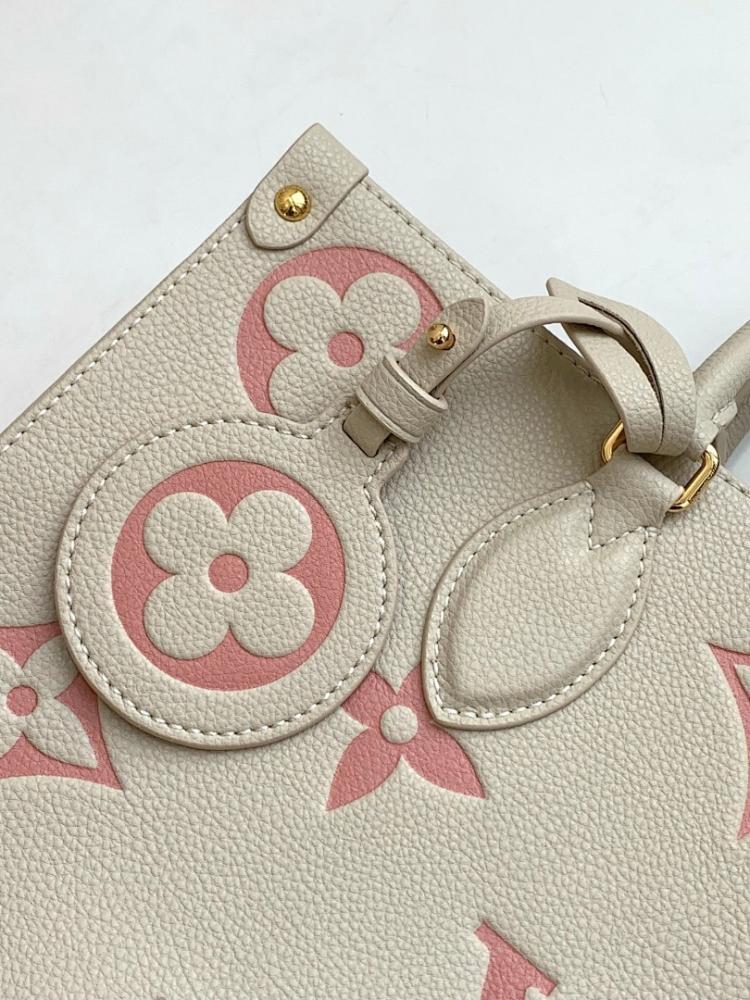 Elegant Refined Leather Shoulder Bag