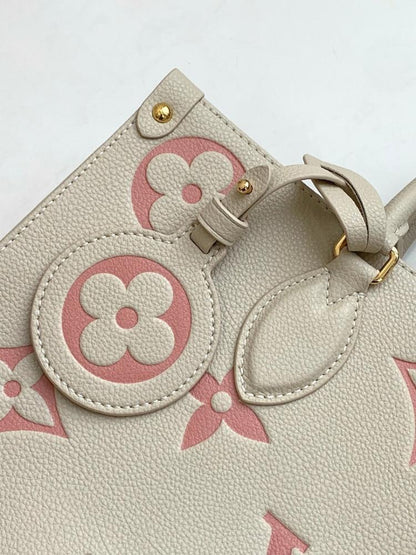 Elegant Refined Leather Shoulder Bag