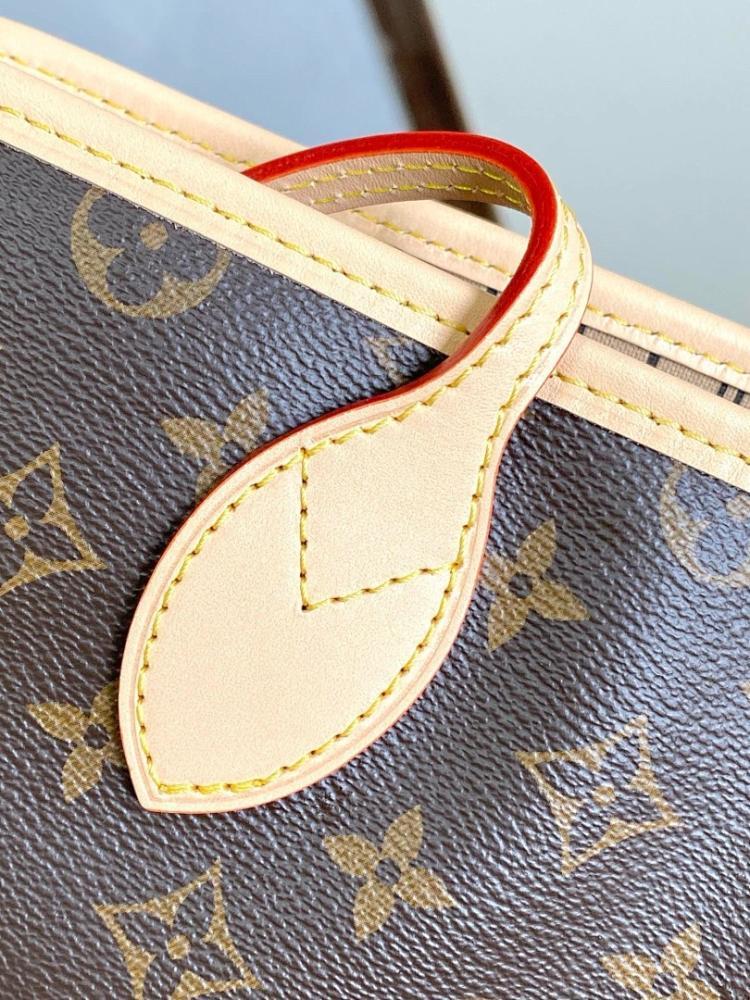 Italian-Inspired Elegant Canvas Hobo Bag