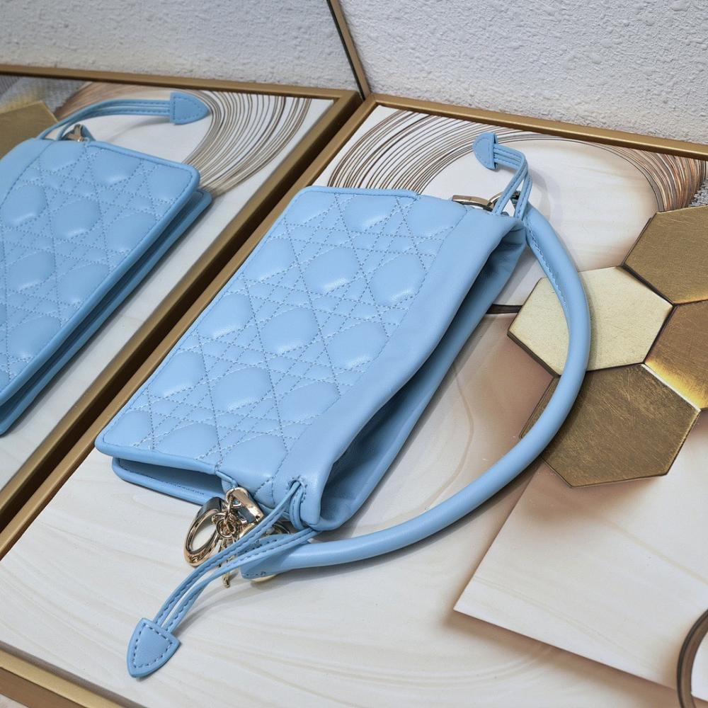 Stylish Refined Lambskin Shoulder Bag