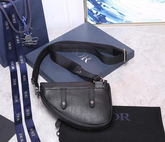 Elegant Refined Black Printed Leather Shoulder Bag