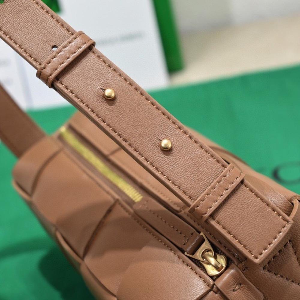 Stylish Woven Leather Top Handle Bag – Limited Edition