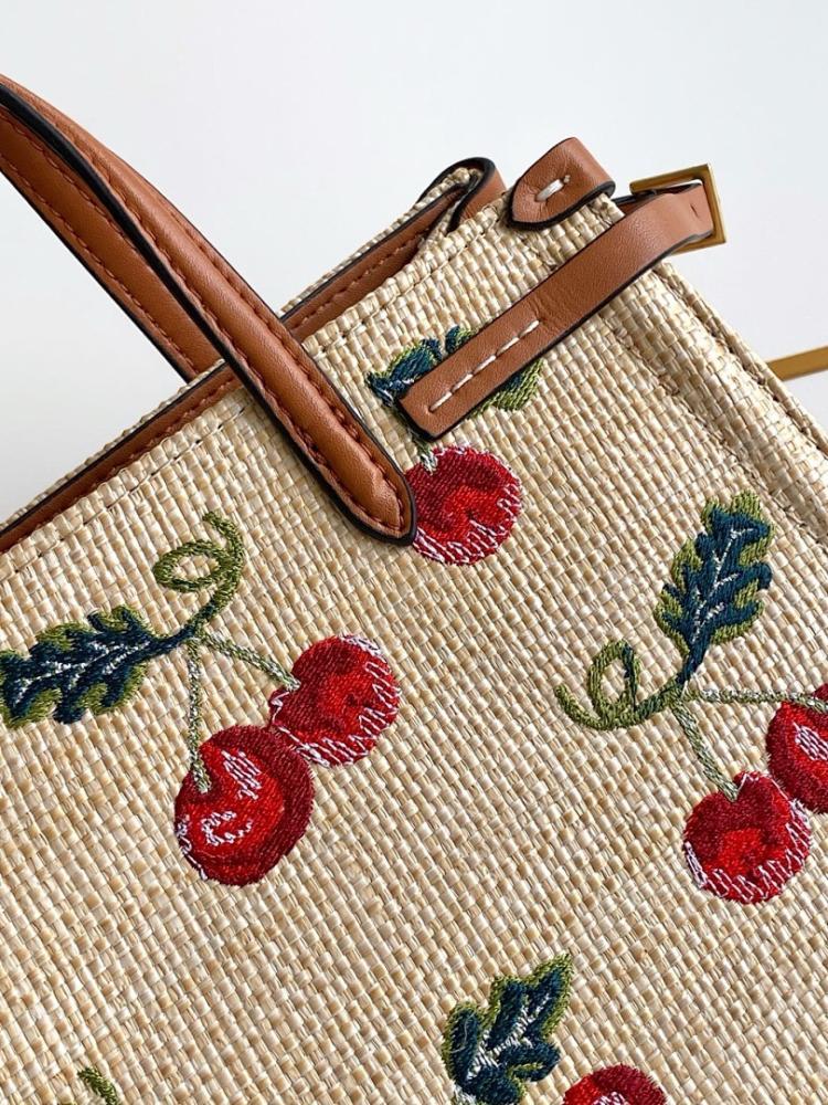 Classic Refined Brown Embroidered Leather Shoulder Bag