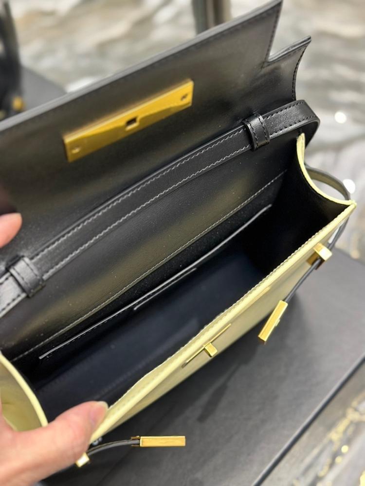 Elegant Leather Shoulder Bag – Limited Edition
