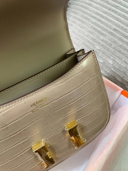 Stylish Refined Gold Leather Shoulder Bag