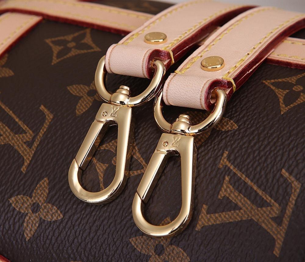 Modern Elegant Gold Leather Shoulder Bag
