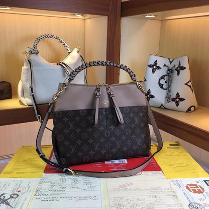 Modern Refined Leather Shoulder Bag