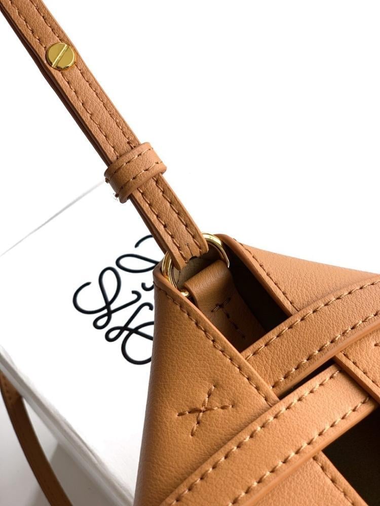 Modern Leather Crossbody Bag – Special Edition