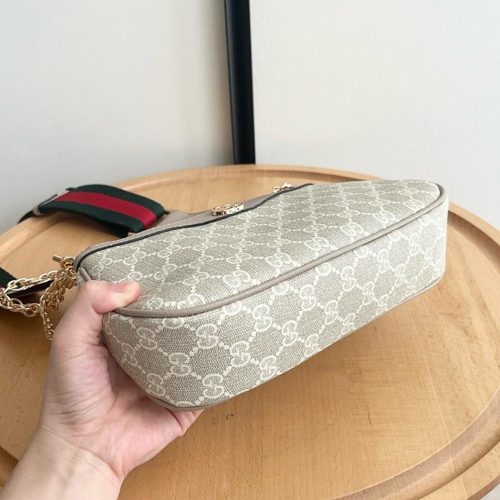 Modern Refined Shoulder Bag