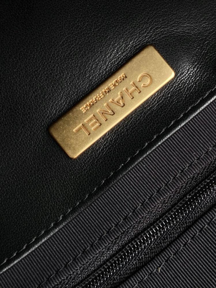 Classic Shoulder Bag