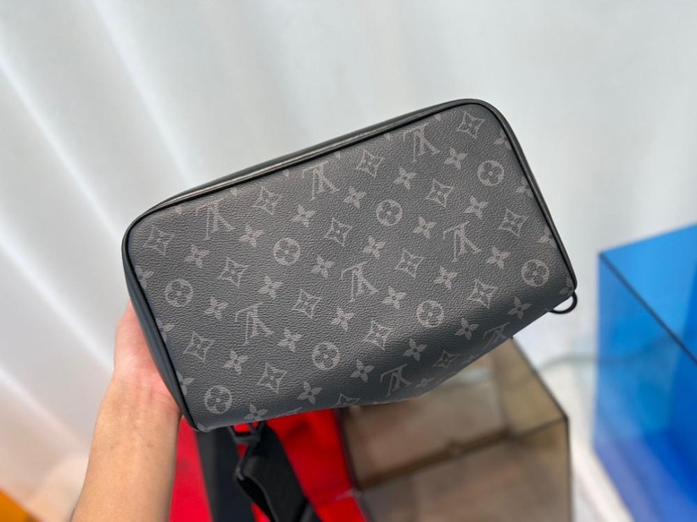 Classic Modern Shoulder Bag