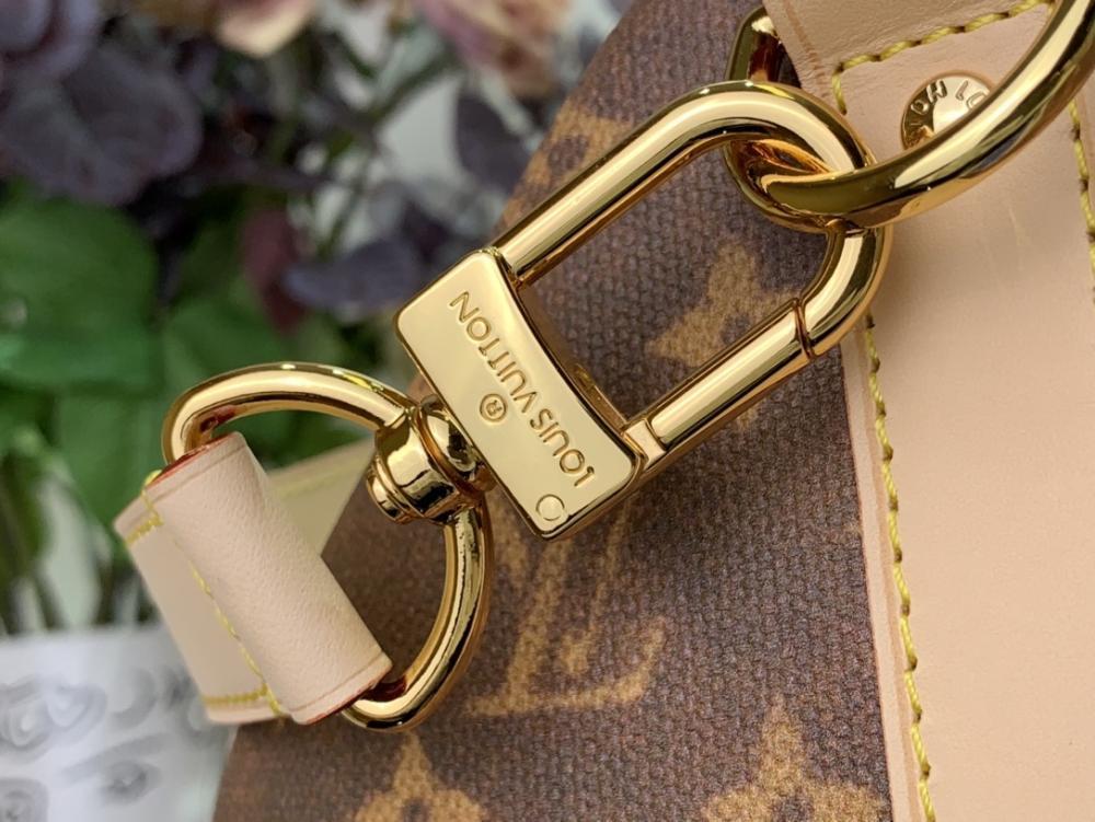 Arco Travel Bag