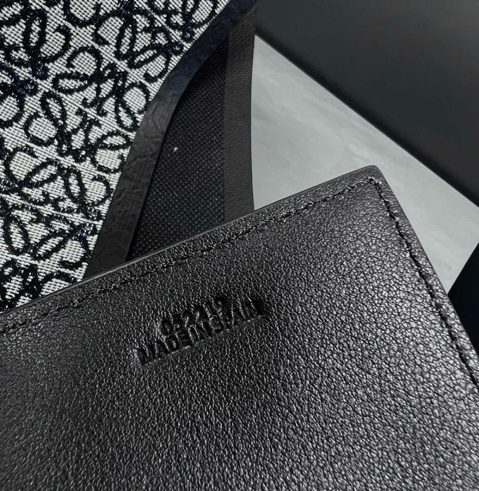Modern Elegant Leather Tote Bag