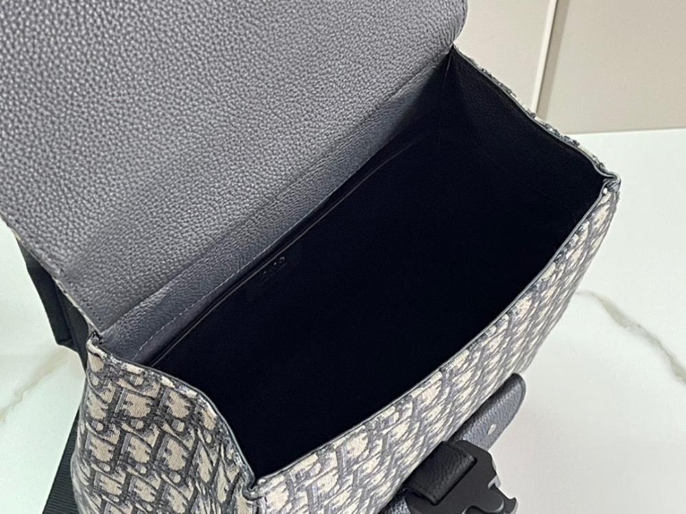 Modern Elegant Top Handle Bag – Limited Edition