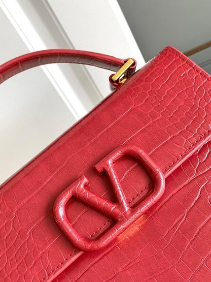 Luxury Leather Shoulder Bag – Limited Edition
