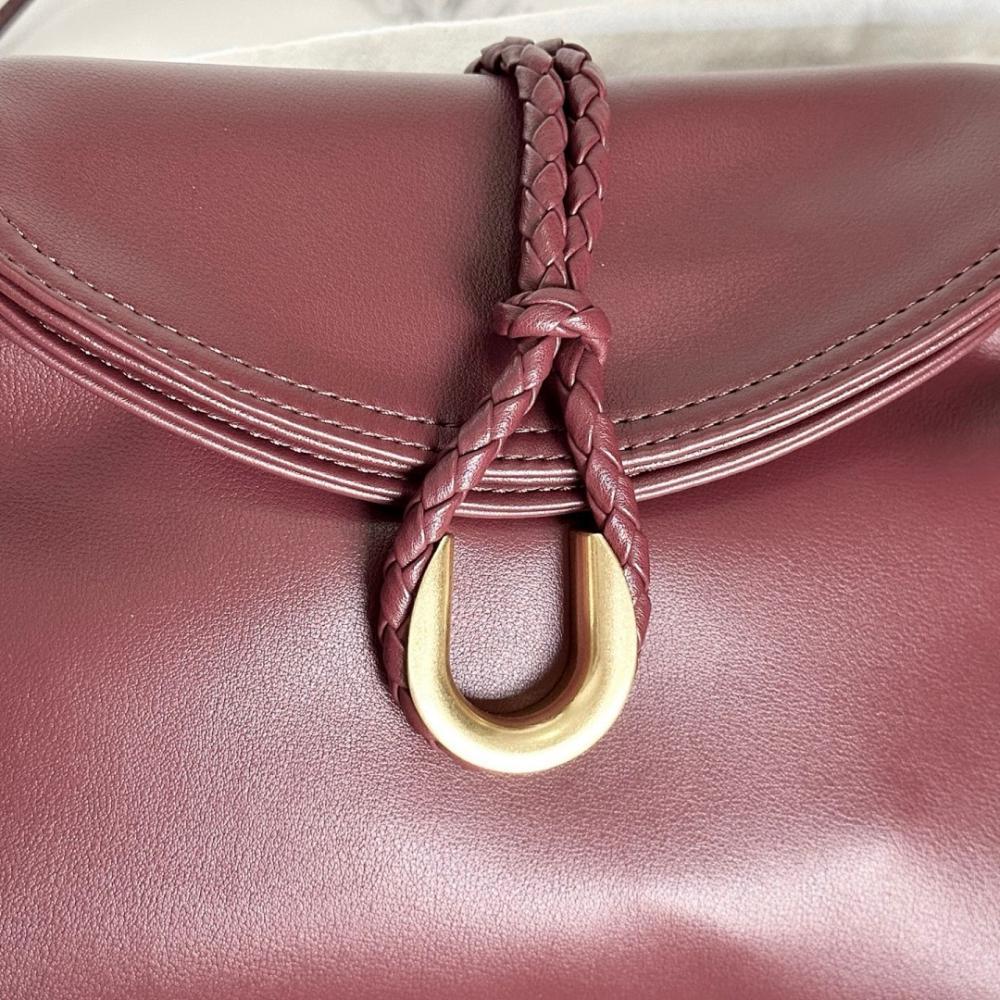 Luxury Woven Crossbody Bag – Limited Edition