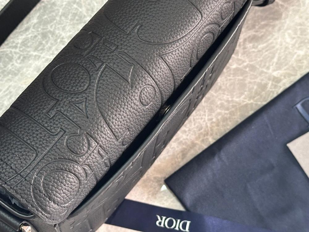 Italian-Inspired Elegant Black Calfskin Shoulder Bag