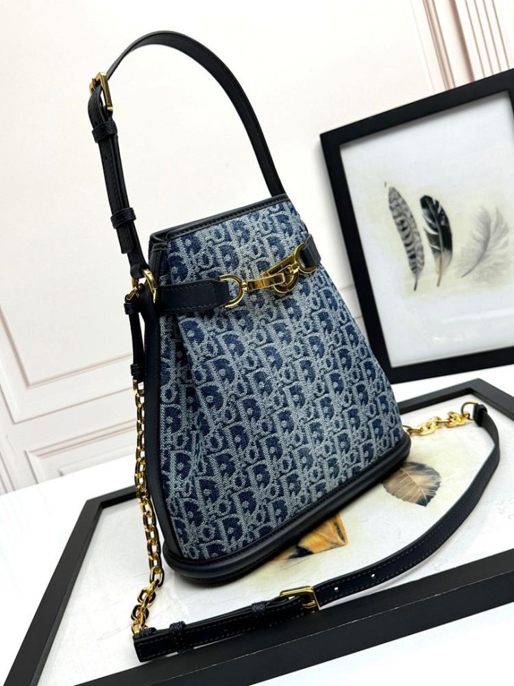 Italian-Inspired Elegant Blue Leather Bucket Bag