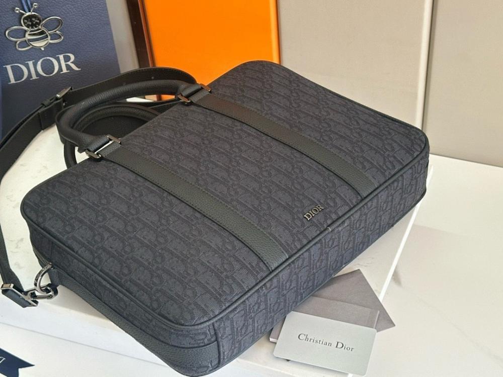 Modern Stylish Leather Shoulder Bag