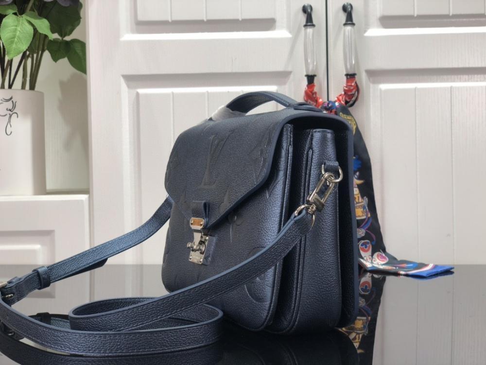 Classic Crossbody Bag
