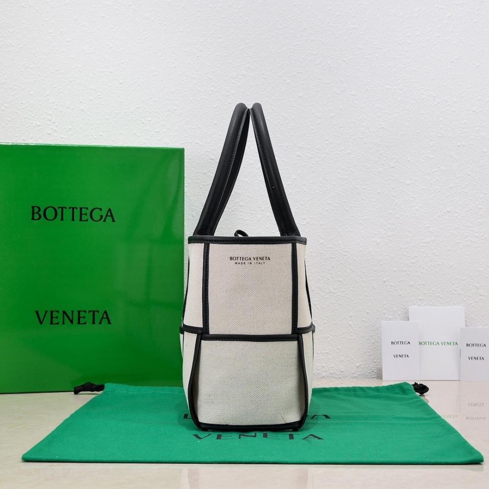 Alma Black Leather Tote Bag