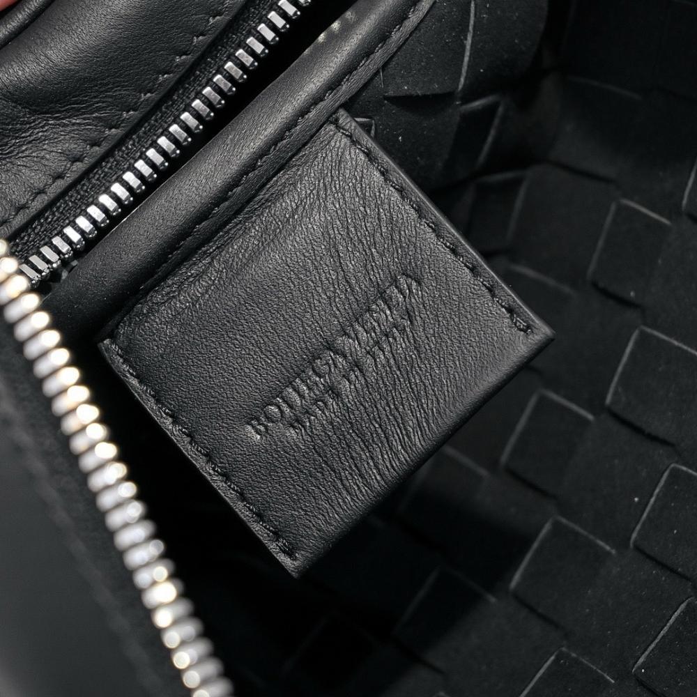 Elegant Premium Woven Leather Shoulder Bag
