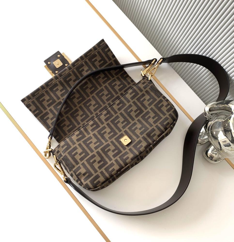 Classic Shoulder Bag