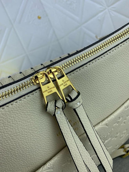 Elegant Refined Woven Leather Shoulder Bag