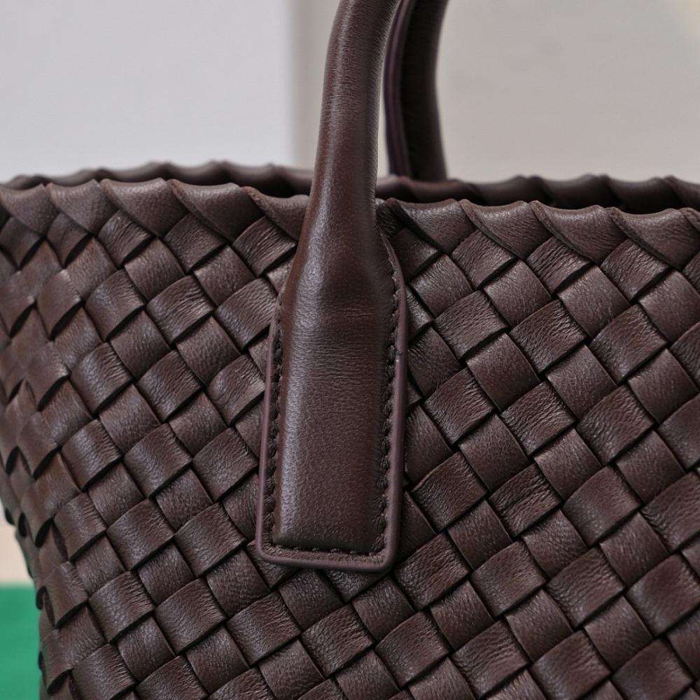 Modern Elegant Woven Shoulder Bag