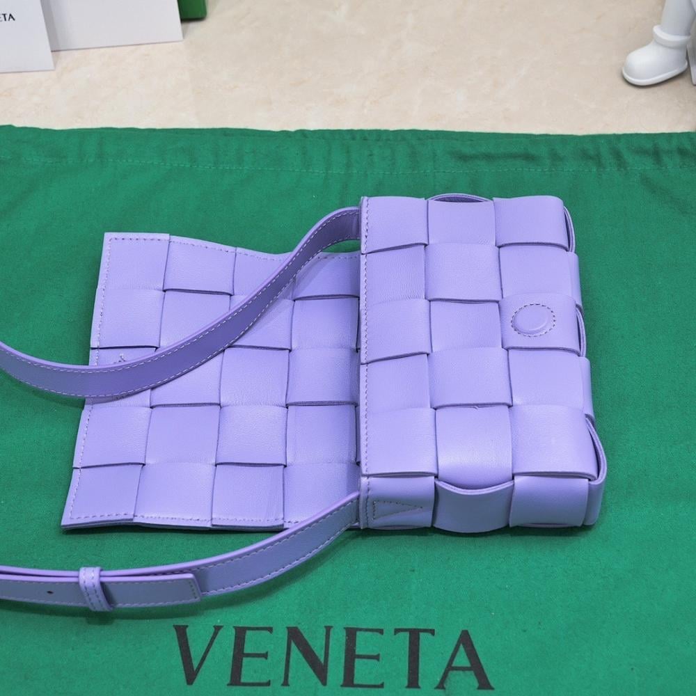 Stylish Green Lambskin Shoulder Bag – Special Edition