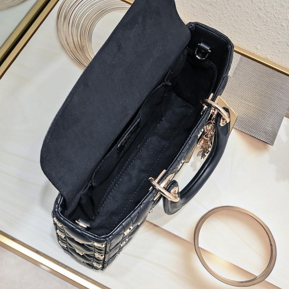 Modern Elegant Shoulder Bag