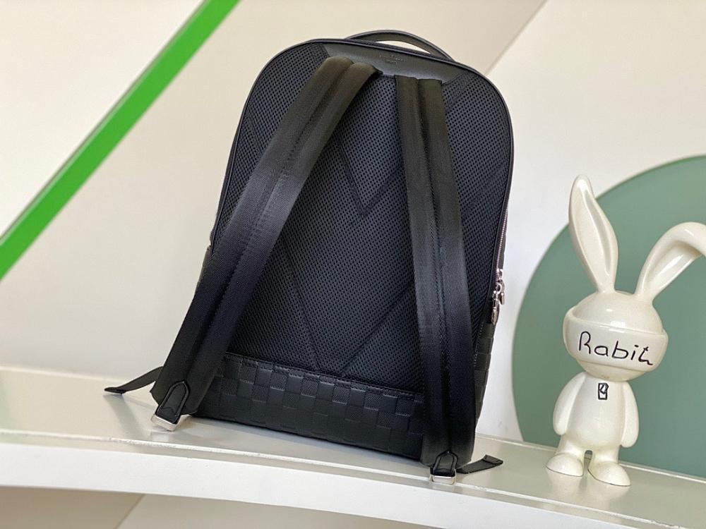Stylish Quilted Leather Backpack – Limited Edition