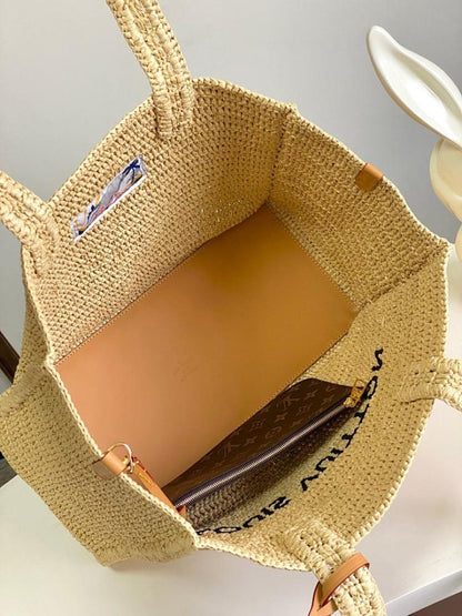 Modern Refined Woven Raffia Tote Bag