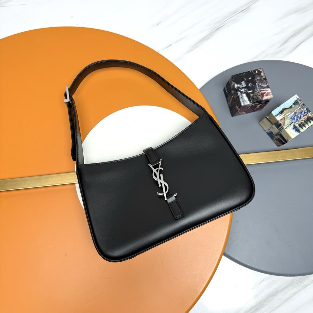 Arco Leather Shoulder Bag