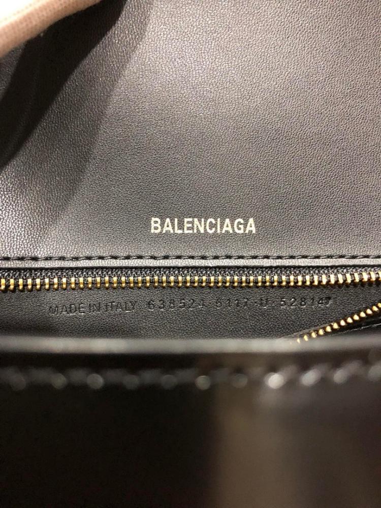 Modern Elegant Leather Top Handle Bag