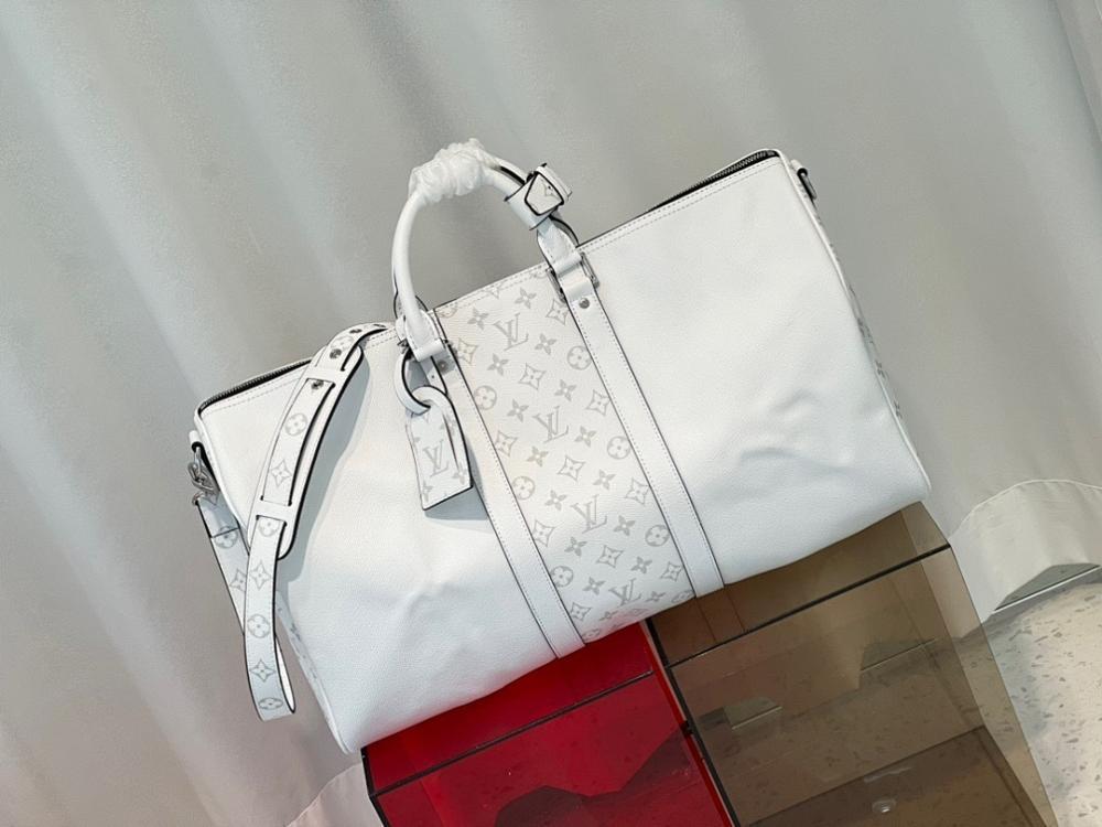 Classic Leather Shoulder Bag – Special Edition