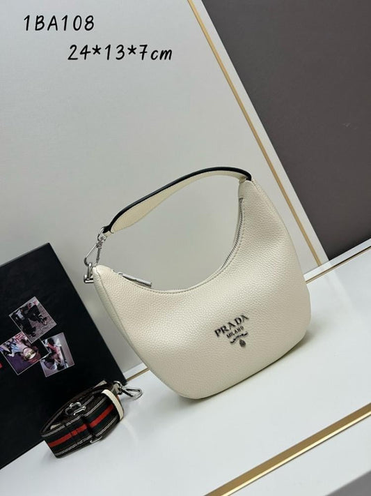 Elegant Leather Shoulder Bag – Special Edition