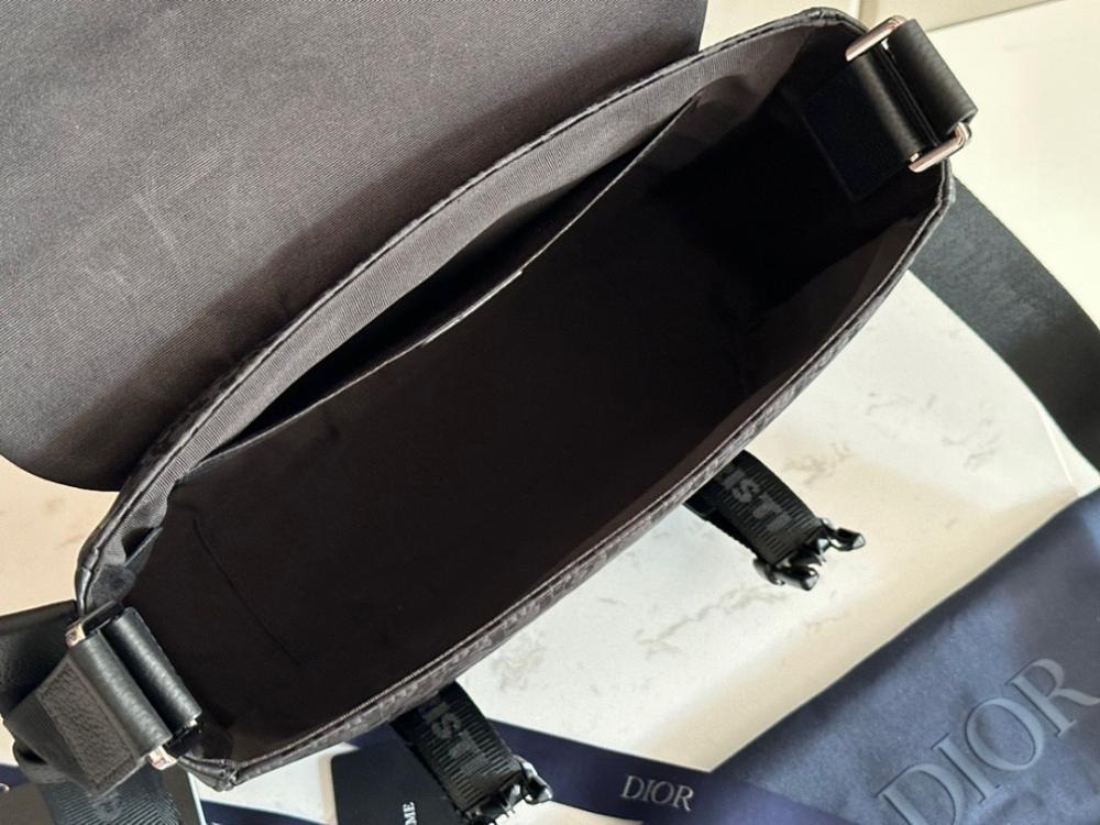 Modern Italian-Inspired Black Quilted Leather Shoulder Bag