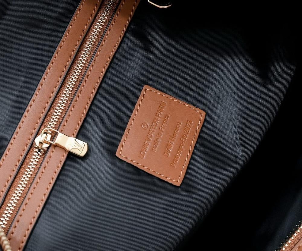 Stylish Refined Leather Crossbody Bag