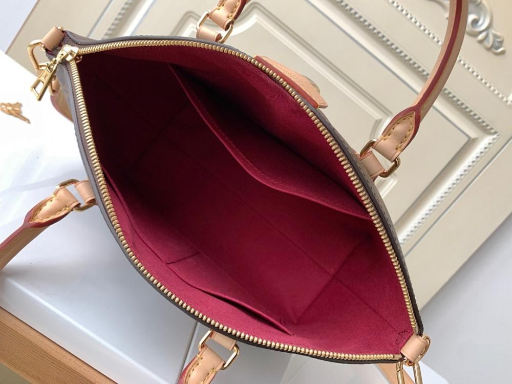 Elegant Leather Tote Bag – Limited Edition