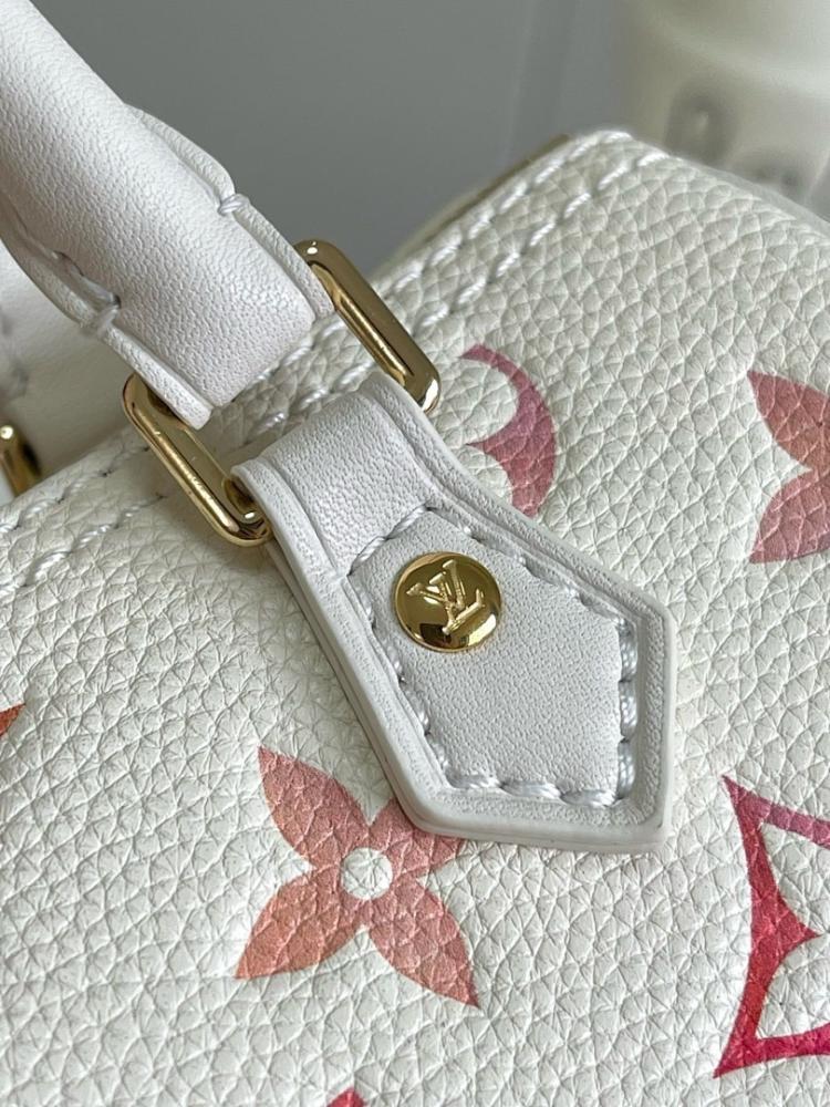 Alma Leather Shoulder Bag